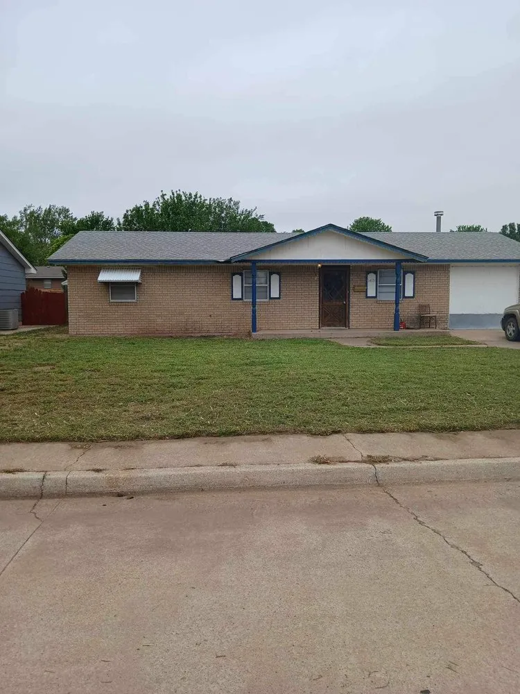 Custom lawn mowing service experts serving Woodward, OK - Kain’s Lawn Care