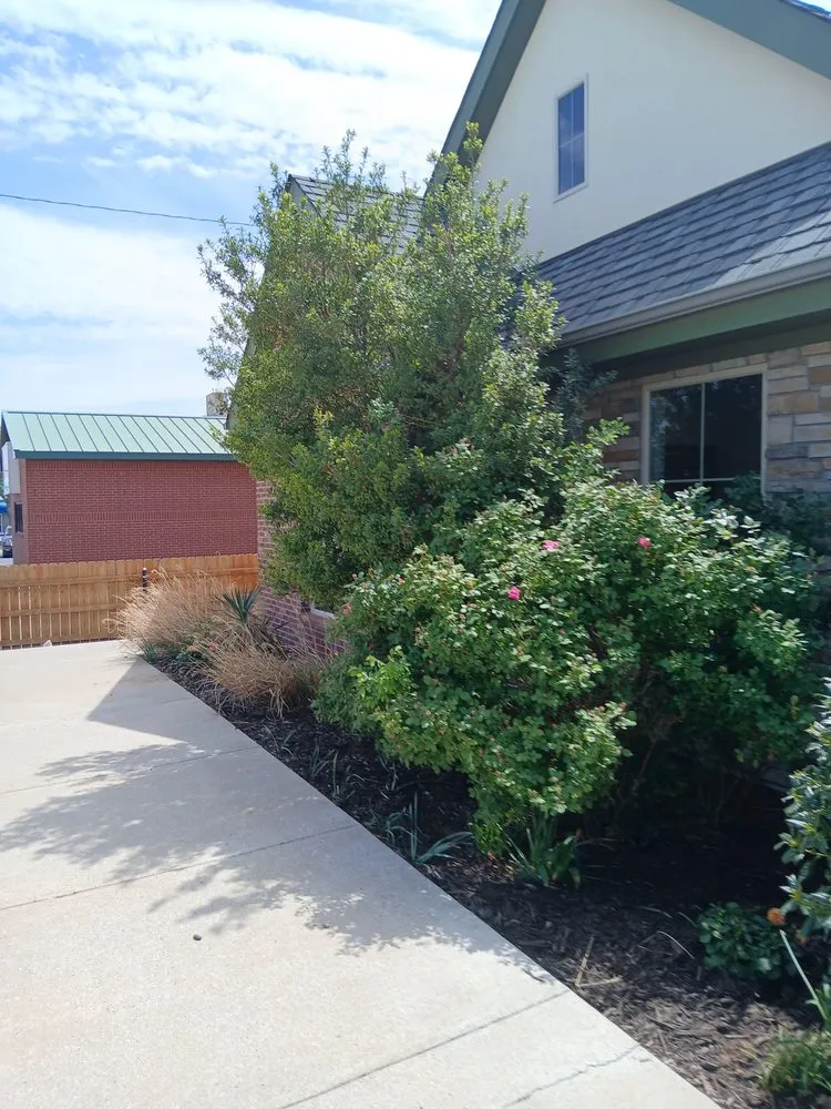 Local garden landscaping in Woodward, OK - Kain’s Lawn Care