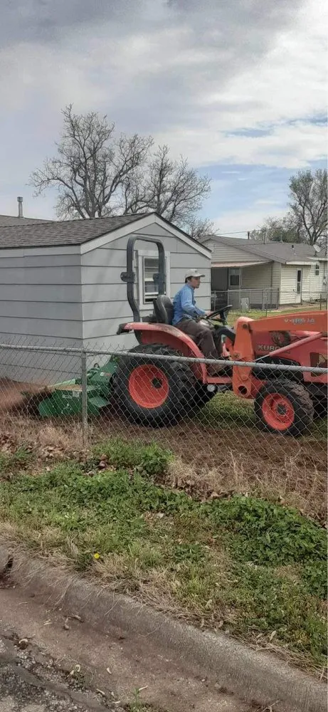 Expert lawn mowing service in Woodward, OK - Kain’s Lawn Care