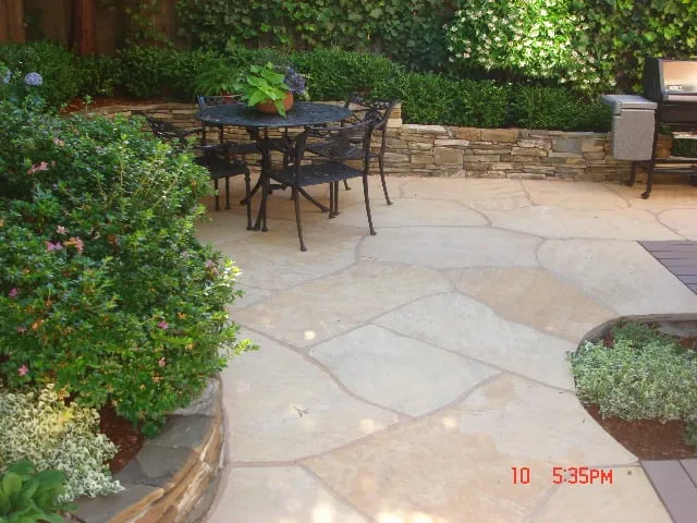 Reliable lawn care service in San Anselmo, CA by Kaiser Gardens