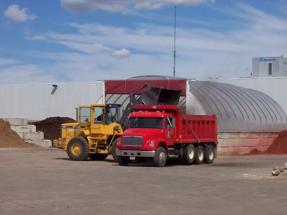 Professional lawn mowing service experts serving Kalamazoo, MI - Kalamazoo Landscape Supplies