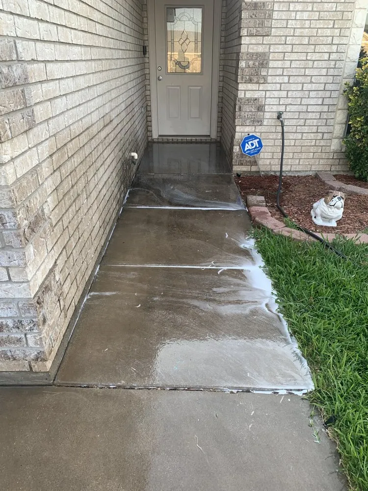 Expert yard cleanup service for residential properties in Copperas Cove, TX by Kaleo's Quality Home Improvment And Curb Appeal