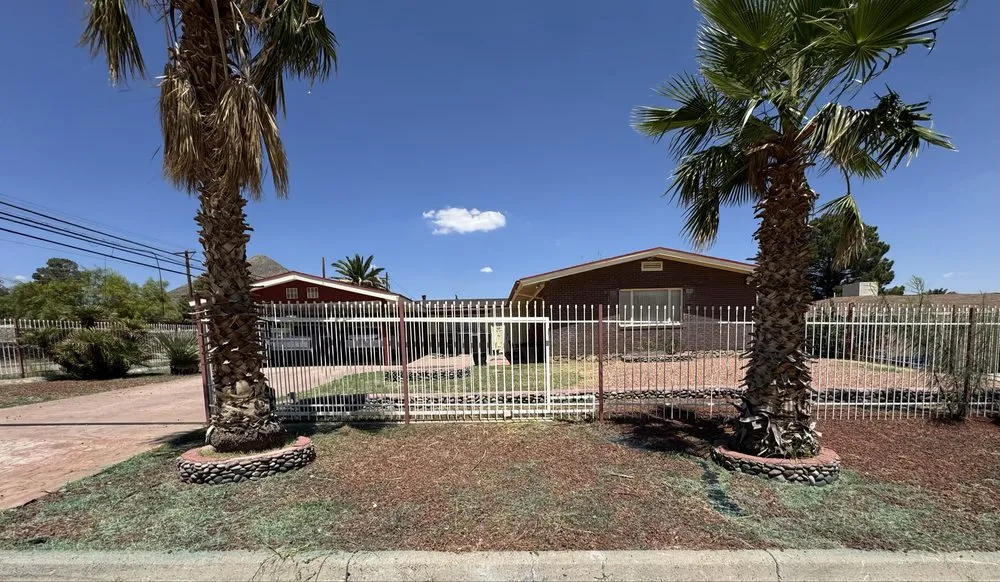 Custom lawn mowing service for homes across El Paso, TX - Kalimbas Landscaping Service