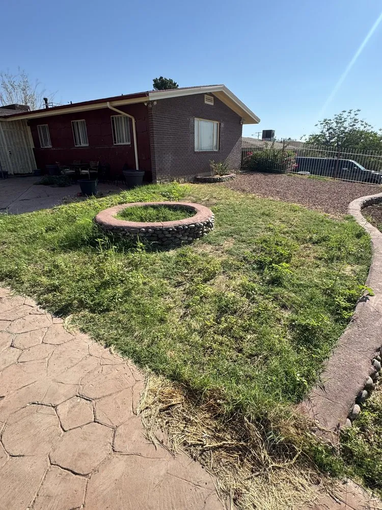 Custom lawn care service in El Paso, TX by Kalimbas Landscaping Service