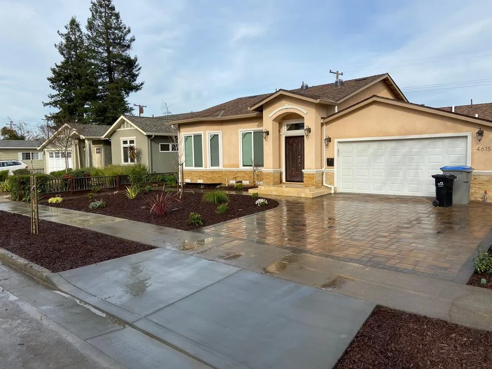 Affordable lawn mowing service experts serving Sacramento, CA - Kalis Landscape Management