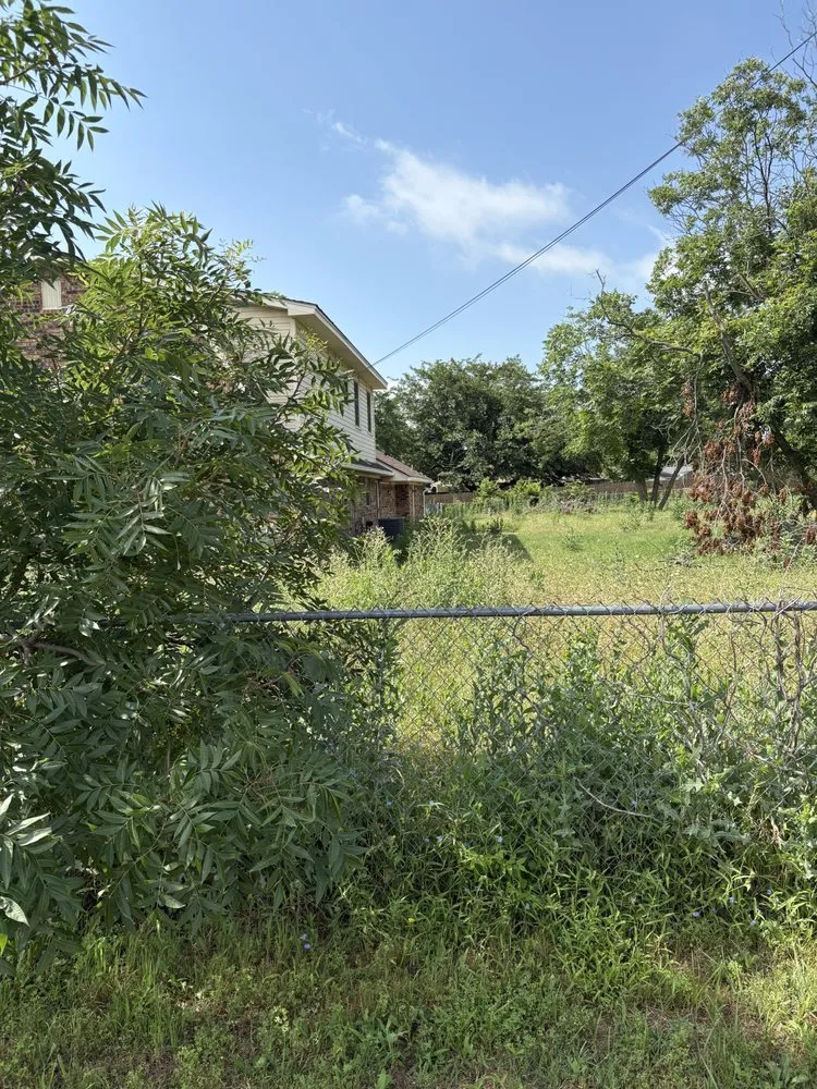 Local residential landscaping for outdoor upgrades across Aubrey, TX - Kamanee’s Lawn Care