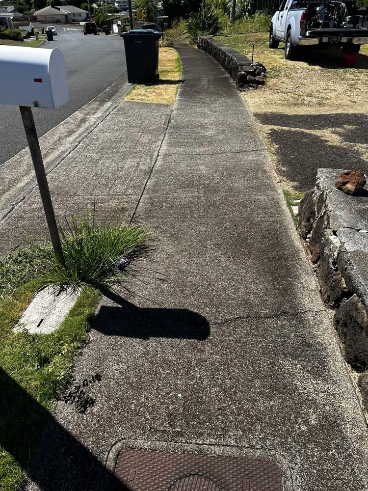 Trusted yard maintenance in Aiea, HI by Kanakz Landscaping And Cleaning