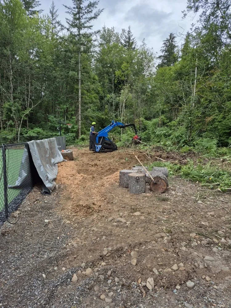 Trusted garden landscaping for homes in Ravensdale, WA by Kanaskat Tree Service