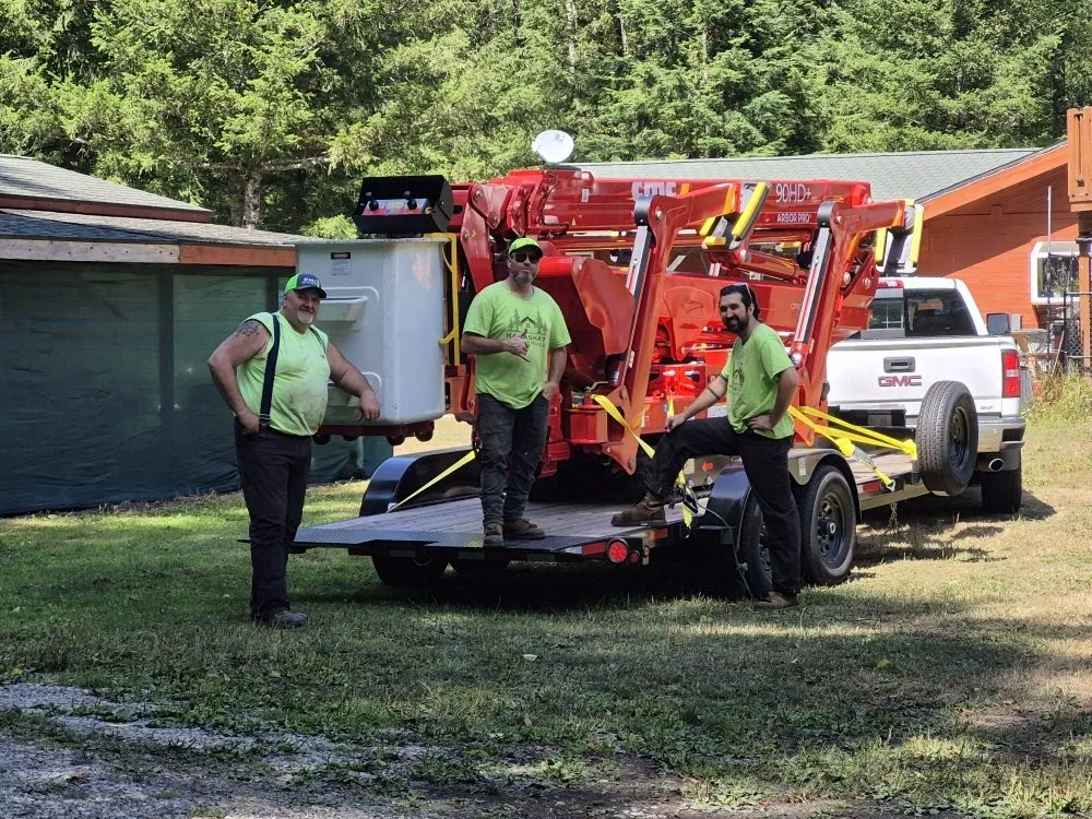 Reliable yard cleanup service for homes in Ravensdale, WA by Kanaskat Tree Service