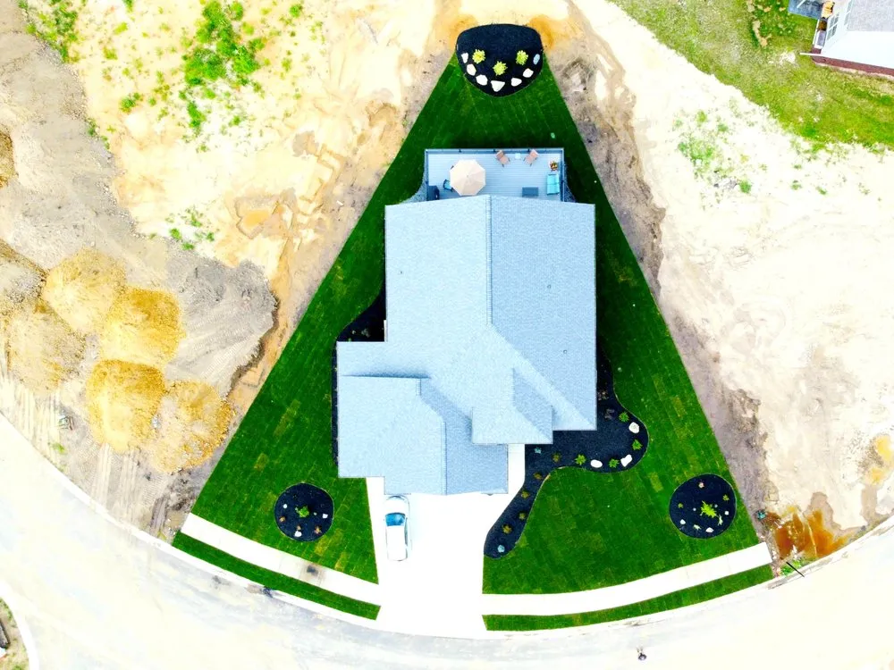 Professional lawn mowing service in Lansing, MI - Kanazeh Lawn Service