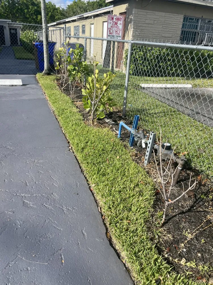 Local landscaping services in Lauderdale Lakes, FL - Kangaroo Landscaping