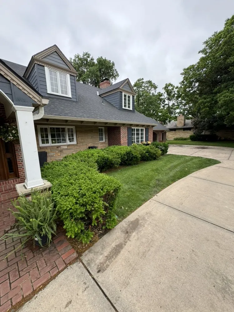 Affordable lawn mowing service for homes in Mission Hills, KS by Kansas City Clippers