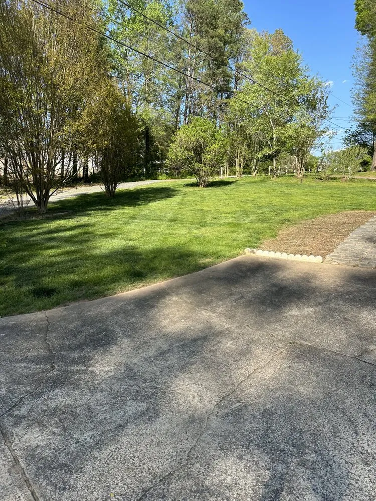 Top-rated lawn mowing service near you across Hickory, NC - Kanupp