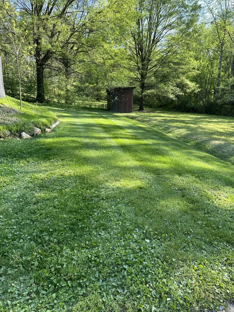 Expert lawn care service with custom design in Hickory, NC by Kanupp
