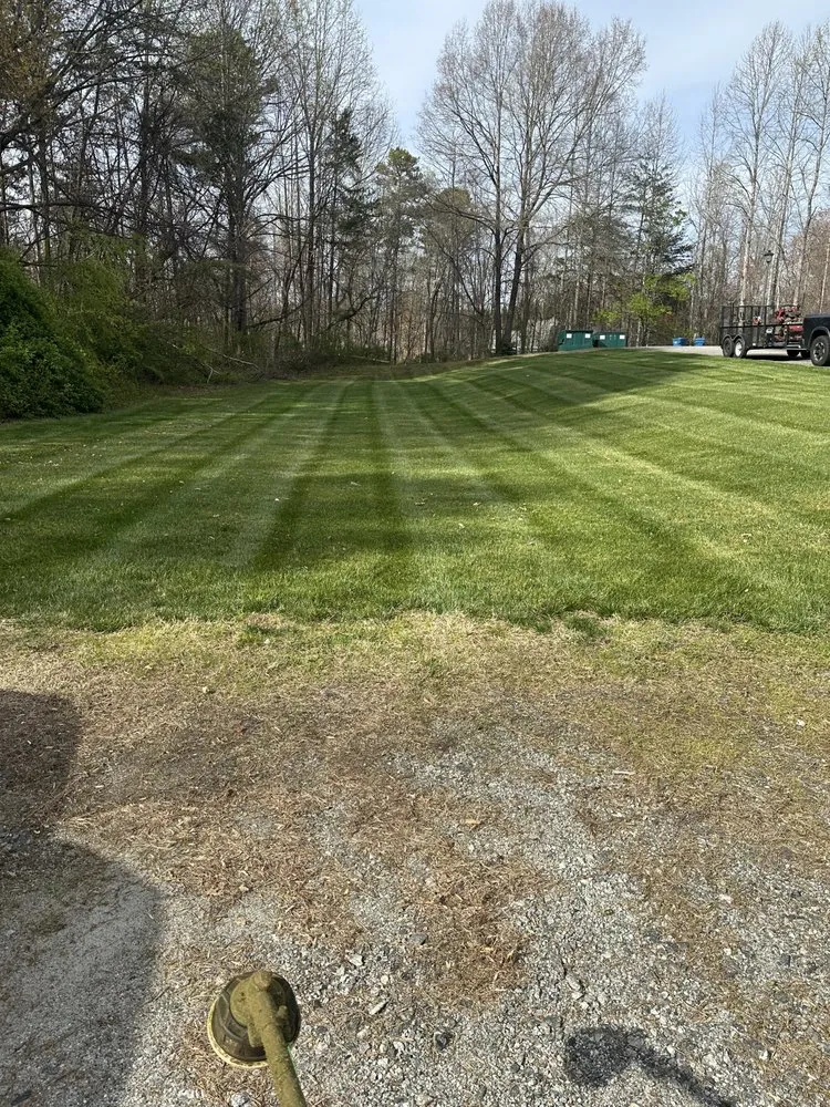 Trusted lawn care service in Hickory, NC by Kanupp