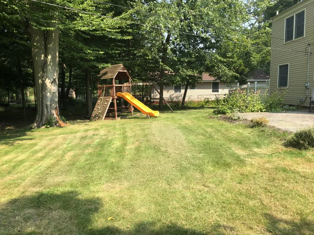 Custom residential landscaping in Cleveland, OH by Kapt'n Kurt's Landscaping