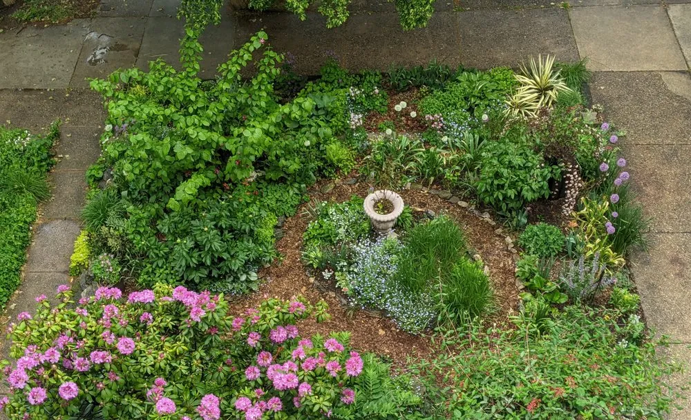 Reliable yard maintenance experts serving Philadelphia, PA - Karena Gardens