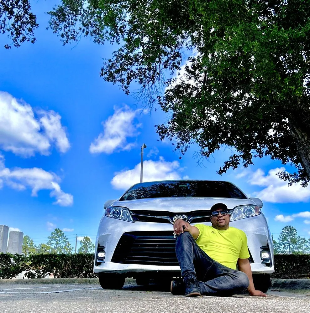 Reliable yard cleanup service for residential properties across Tampa, FL - Karito Company