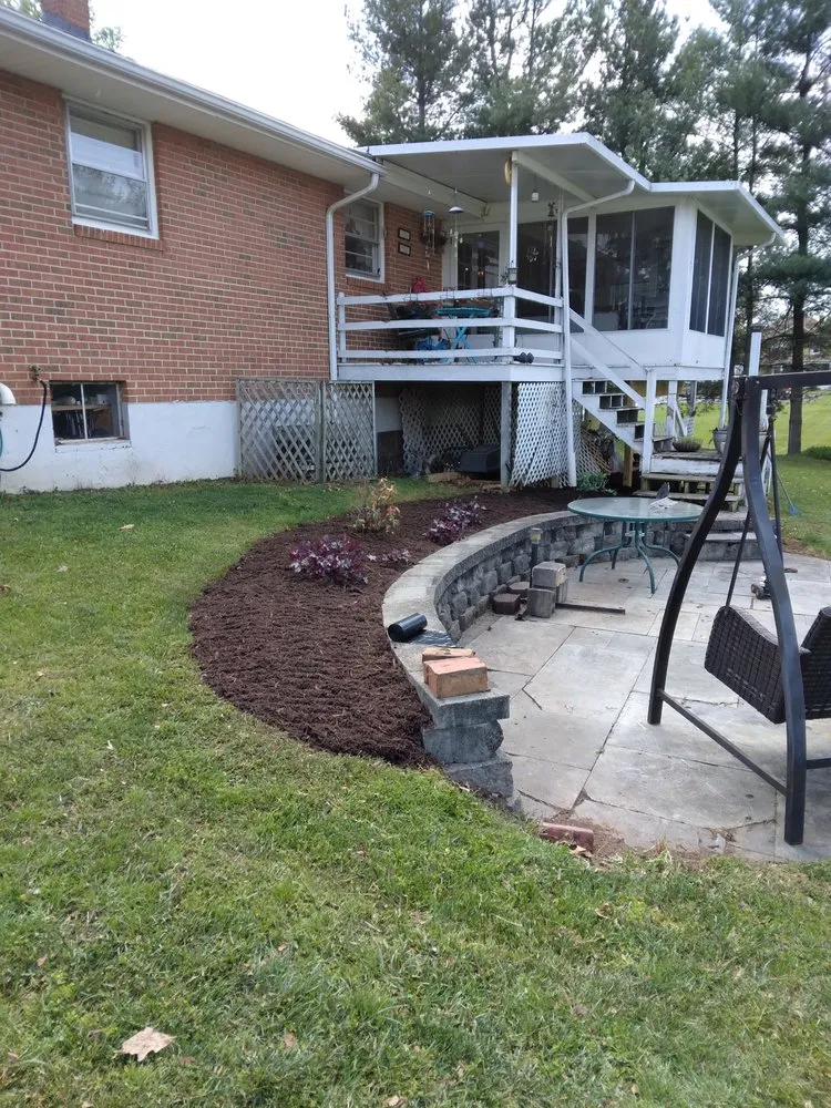 Reliable lawn mowing service experts serving Stuarts Draft, VA - Karnes Lawn Services