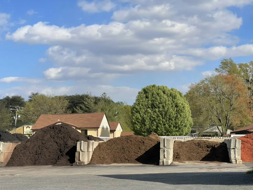 Custom outdoor landscaping experts serving Dundalk, MD - Kasablanca Remodeling & Landscaping