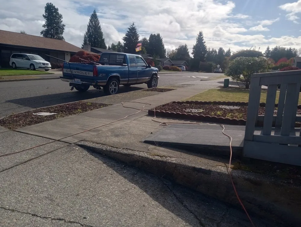 Custom lawn mowing service with custom design across Bonney Lake, WA - Kasco