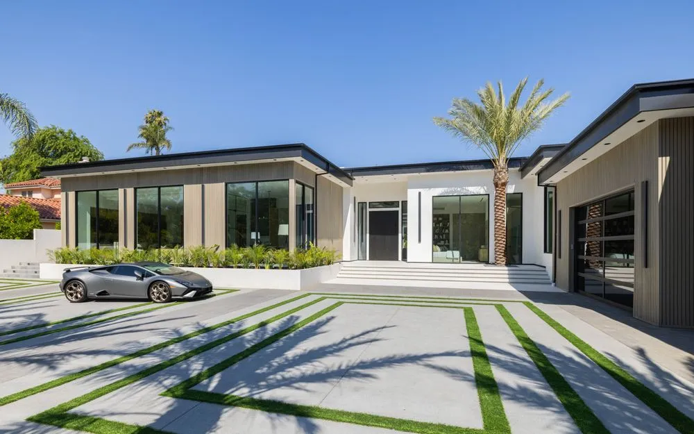 Top-rated yard maintenance for homes across Sherman Oaks, CA - KASH Construction & Management