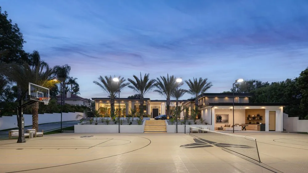 Affordable lawn mowing service in Sherman Oaks, CA by KASH Construction & Management