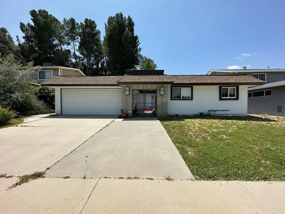 Local yard cleanup service in Newhall, CA by Kathy’s Landscaping