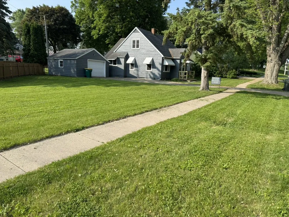 Custom garden landscaping in Fond du lac, WI - Katz Property Management