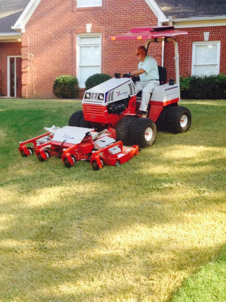 Affordable lawn mowing service in Memphis, TN - Kavion Lawn