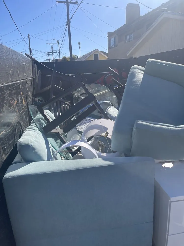 Professional lawn care service experts serving Santee, CA - KB Cleantime