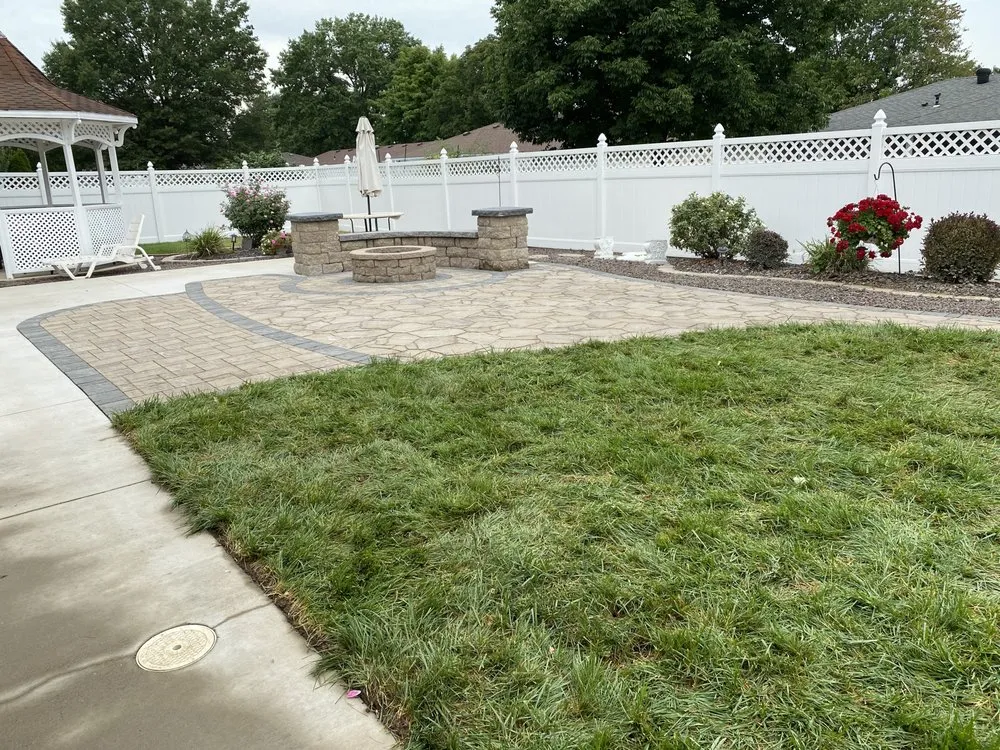 Custom yard maintenance experts serving Highland, IL - K&B Creative Allscapes
