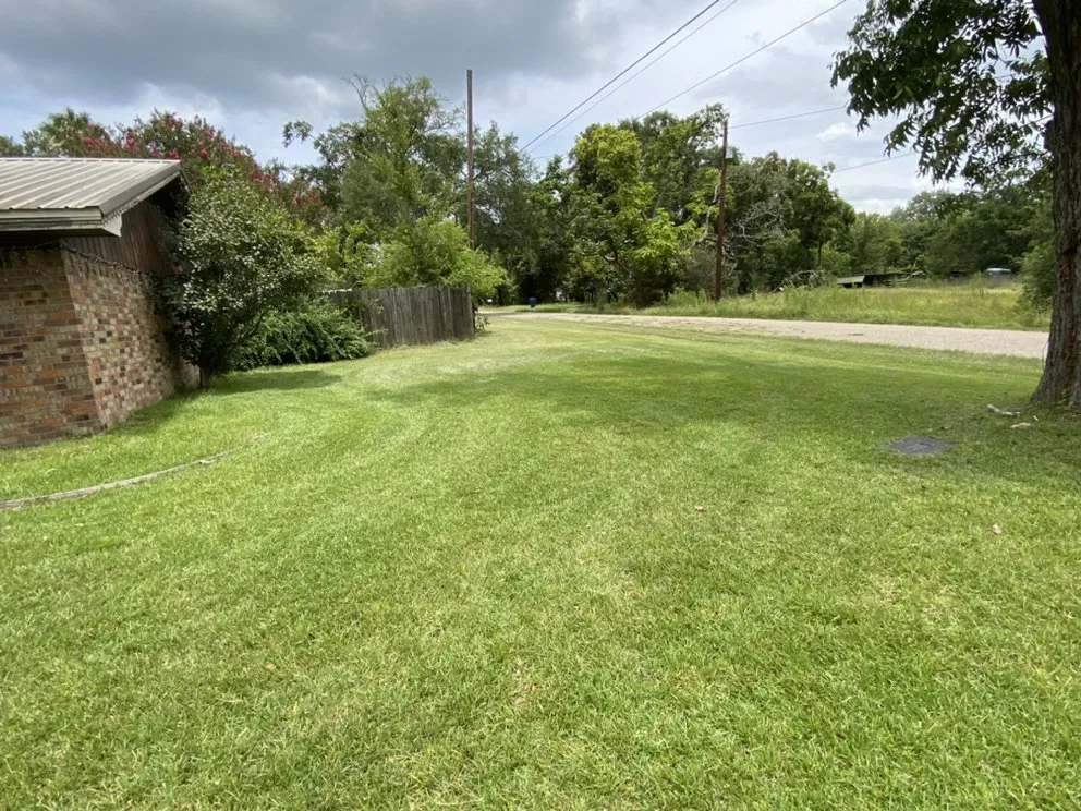 Trusted yard maintenance in Huntington, TX - K&B Lawn Service