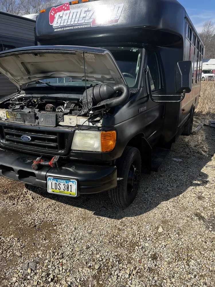 Custom yard cleanup service experts serving Bellevue, IA - K&B Services