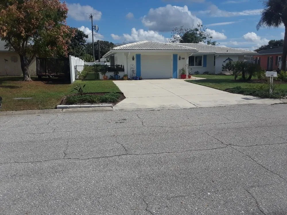 Affordable landscaping services for homes across Venice, FL - KBB Landscapes