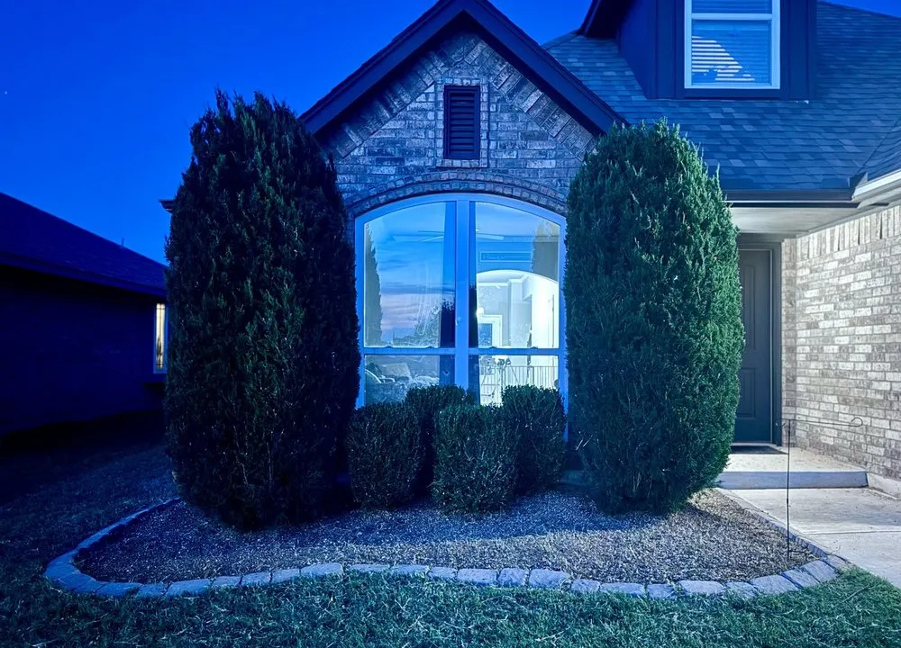 Custom yard cleanup service in Mustang, OK - KBDB Details