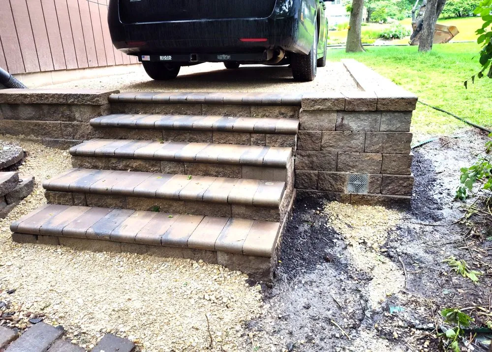 Reliable yard maintenance in Burnsville, MN by KBL Landscaping