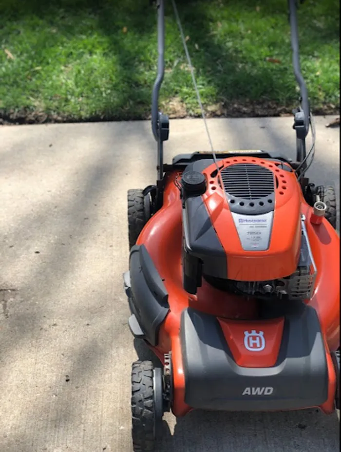 Custom yard maintenance experts serving Lee's Summit, MO - KC Lawn Boys