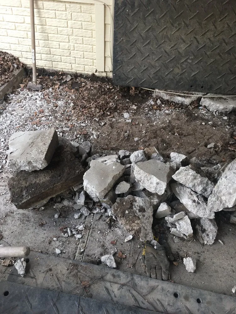 Reliable lawn mowing service experts serving Des Moines, IA - Kc property care and services