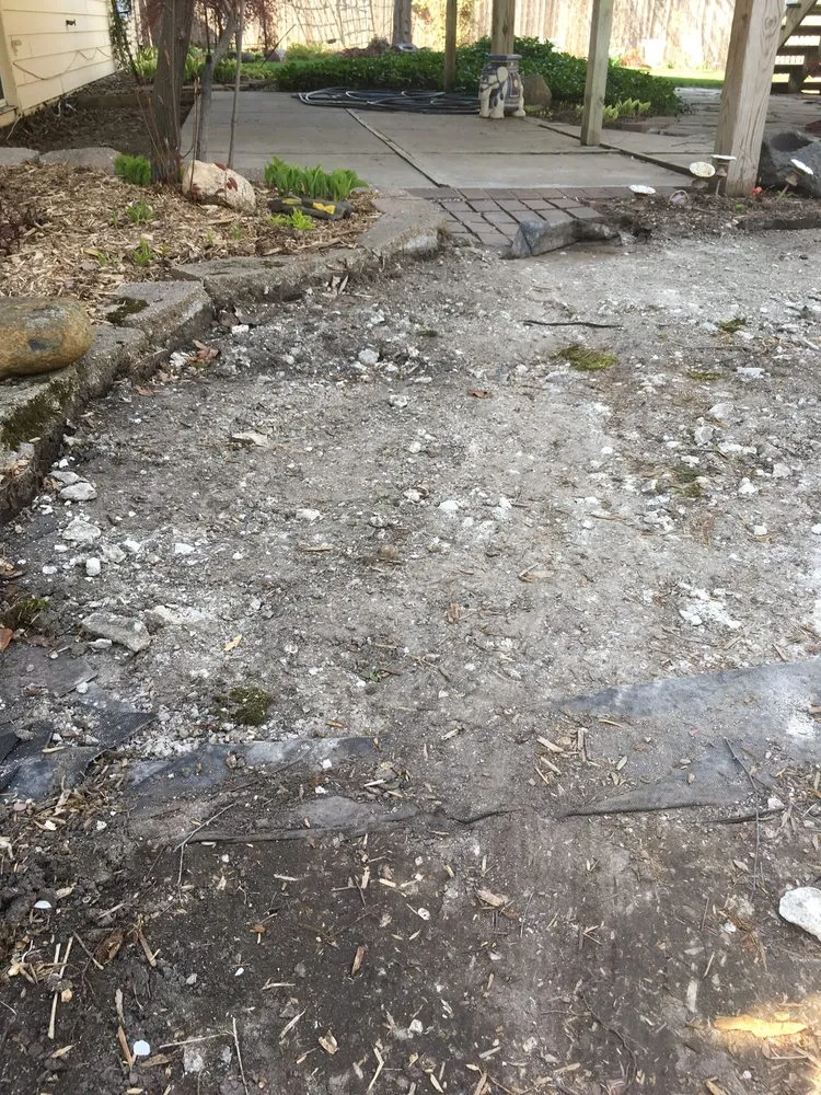 Custom yard maintenance in Des Moines, IA by Kc property care and services