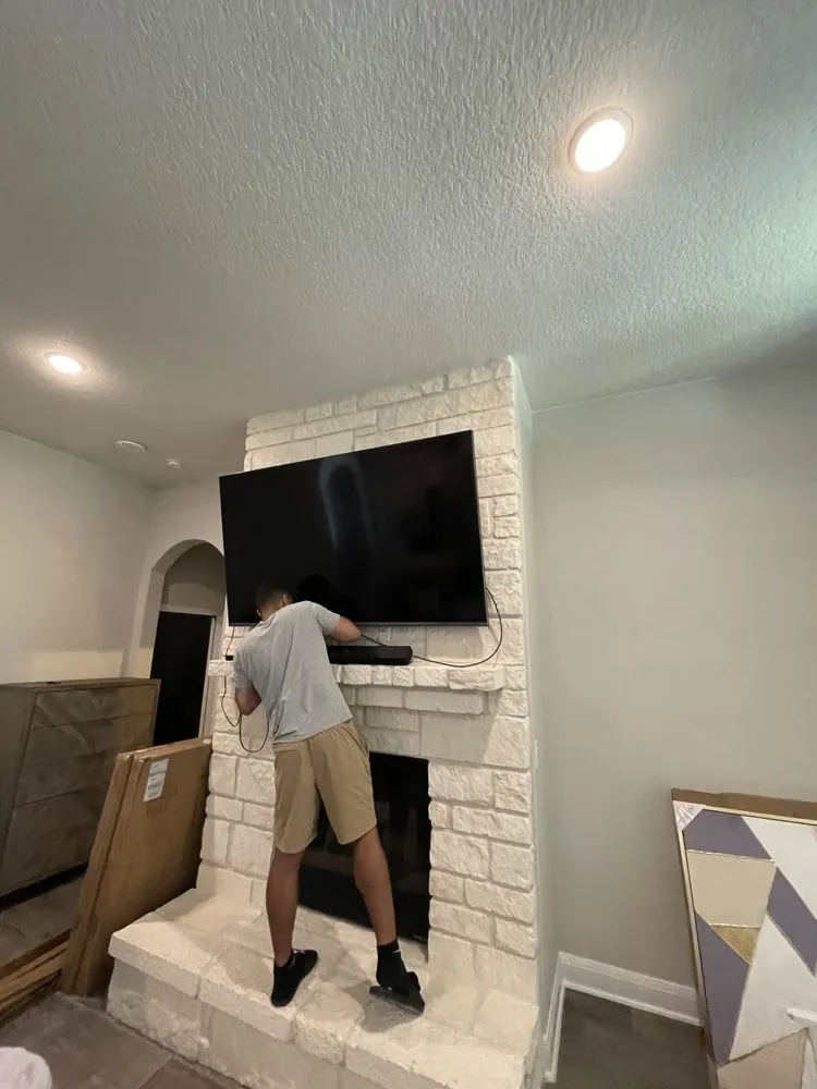 Reliable lawn mowing service experts serving Converse, TX - KC Services