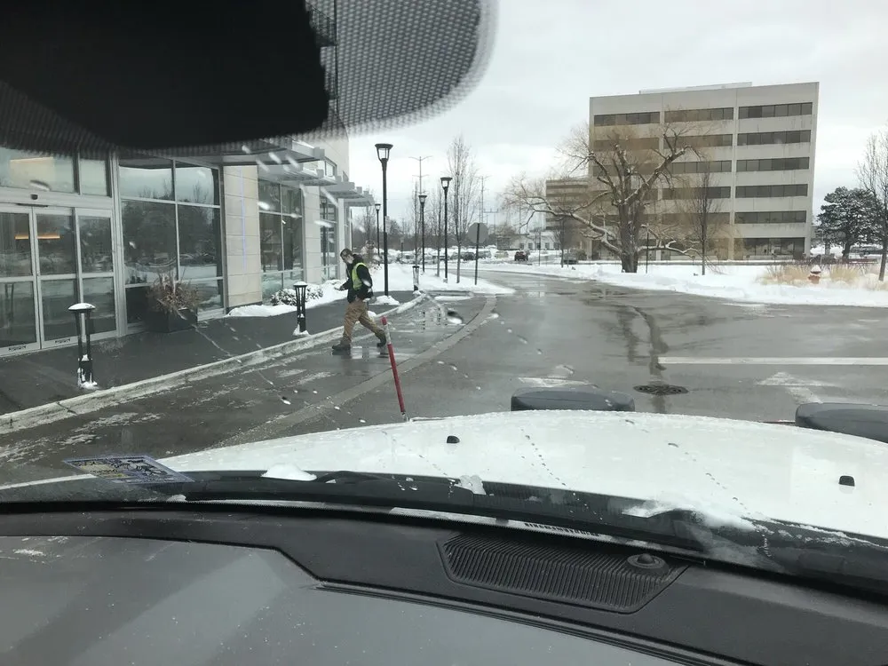 Affordable yard maintenance in Gilberts, IL by KCG Management