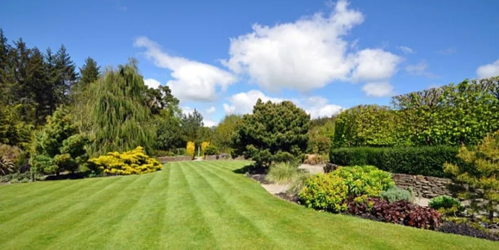 Trusted garden landscaping with custom design in Fort Walton Beach, FL by Kc's Better Lawncare