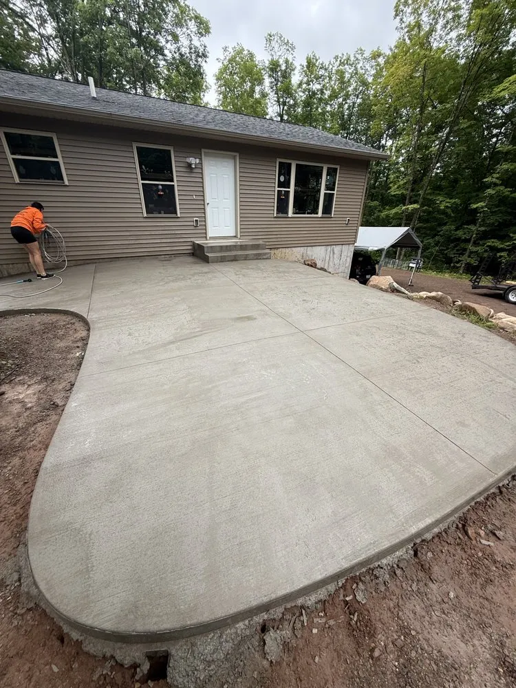 Professional garden landscaping in Prairie Du Sac, WI by KCV Construction and Land Services