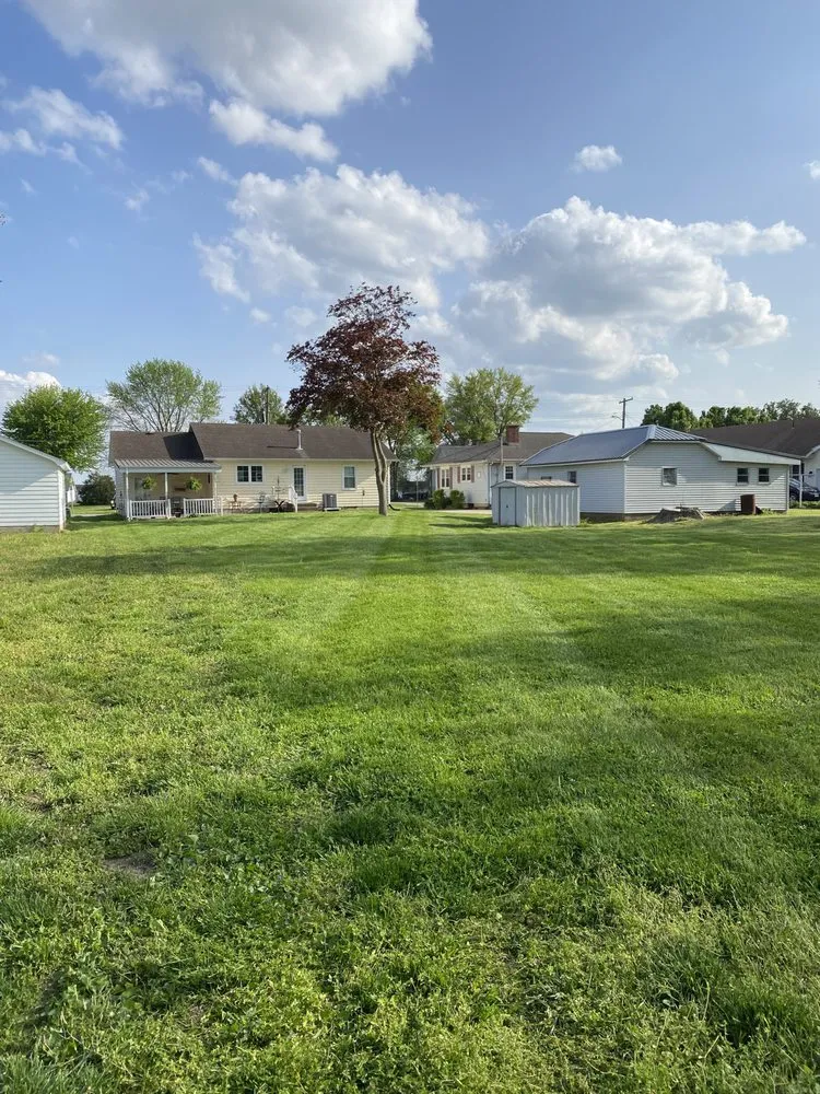 Local lawn care service in Teutopolis, IL - KD Lawn & Landscape