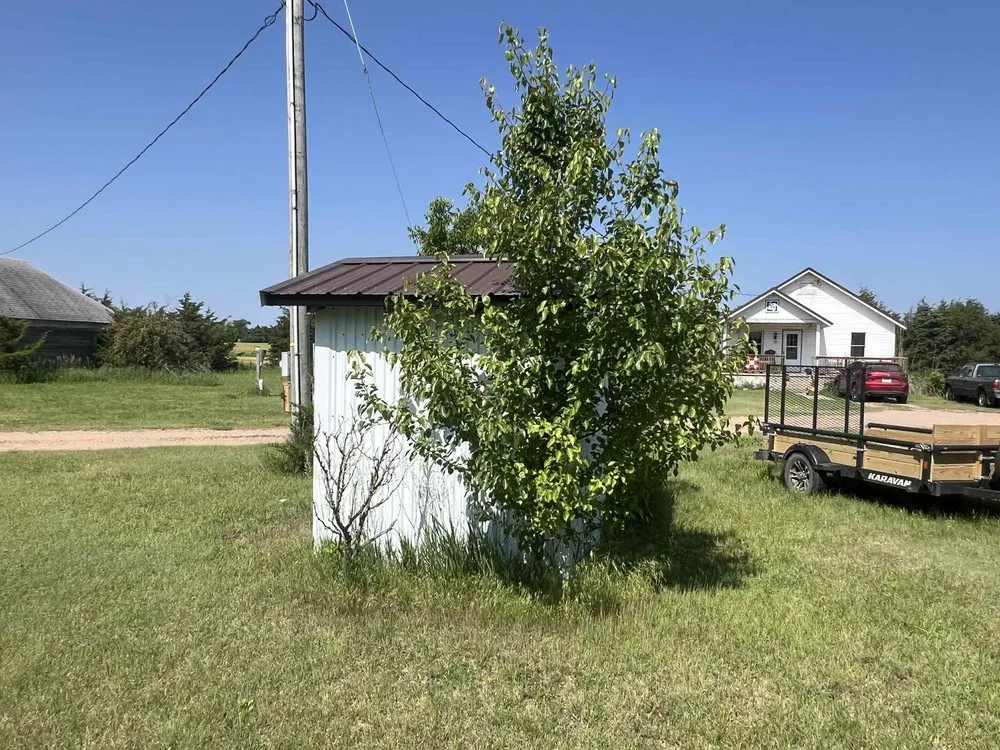 Expert outdoor landscaping for homes across Hesston, KS - KD Lawn & Tree