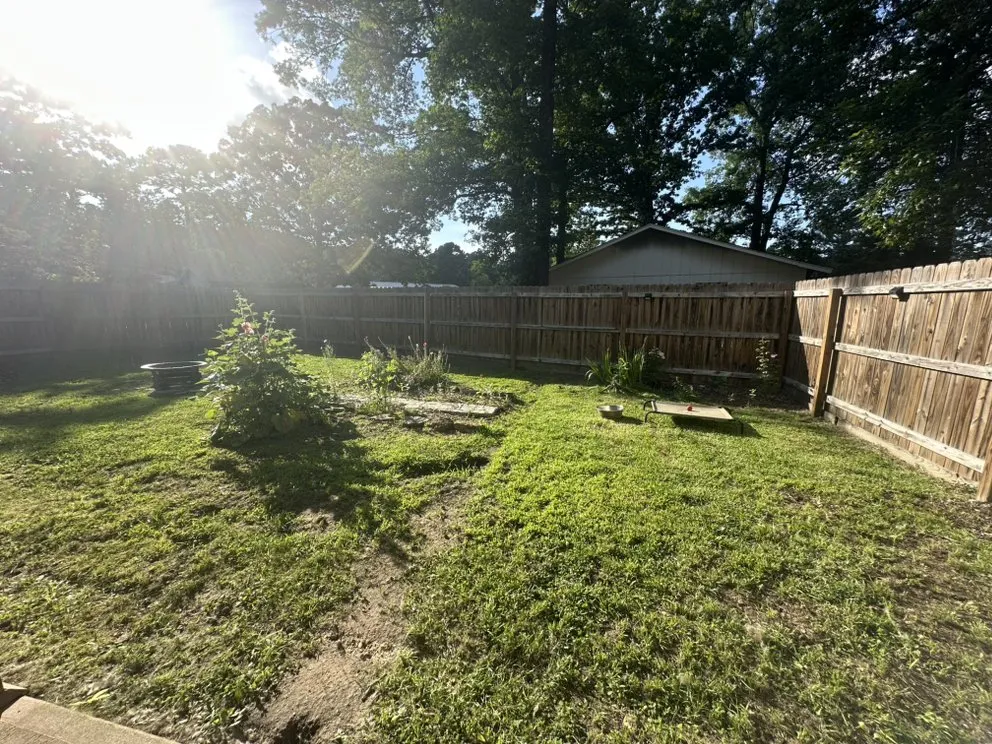 Affordable yard maintenance in Sheridan, AR by KD Mowing