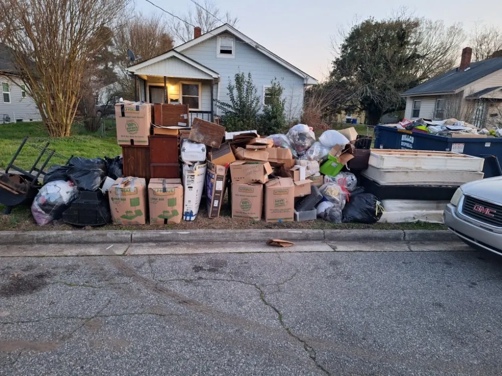 Local yard maintenance experts serving Portsmouth, VA - Kd's Lawncare Handyman Services