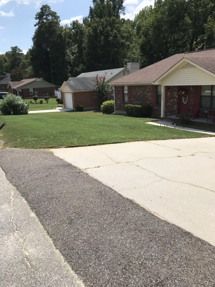 Custom lawn mowing service for homes across Augusta, GA - Kdubb Lawn Service