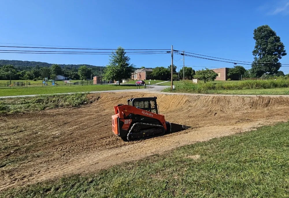 Top-rated garden landscaping in Knoxville, TN by Keeble Hauling & Excavating